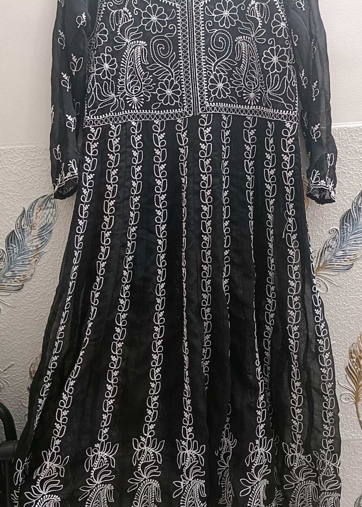 Elegant Black Kurta with White Embroidery