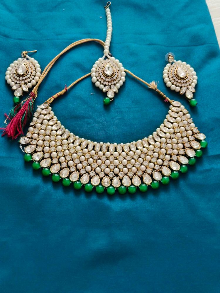 Stunning Kundan Necklace &amp; Earring Set