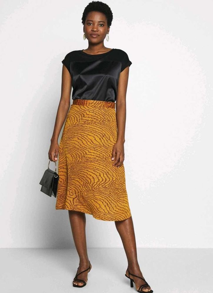 Cosmo&amp;Co. Satin Black Top