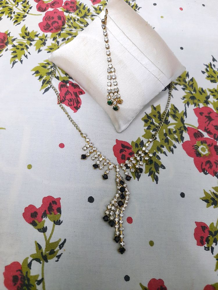 Trendy Bollywood Style Necklace And Tika Set 🔥OFFER