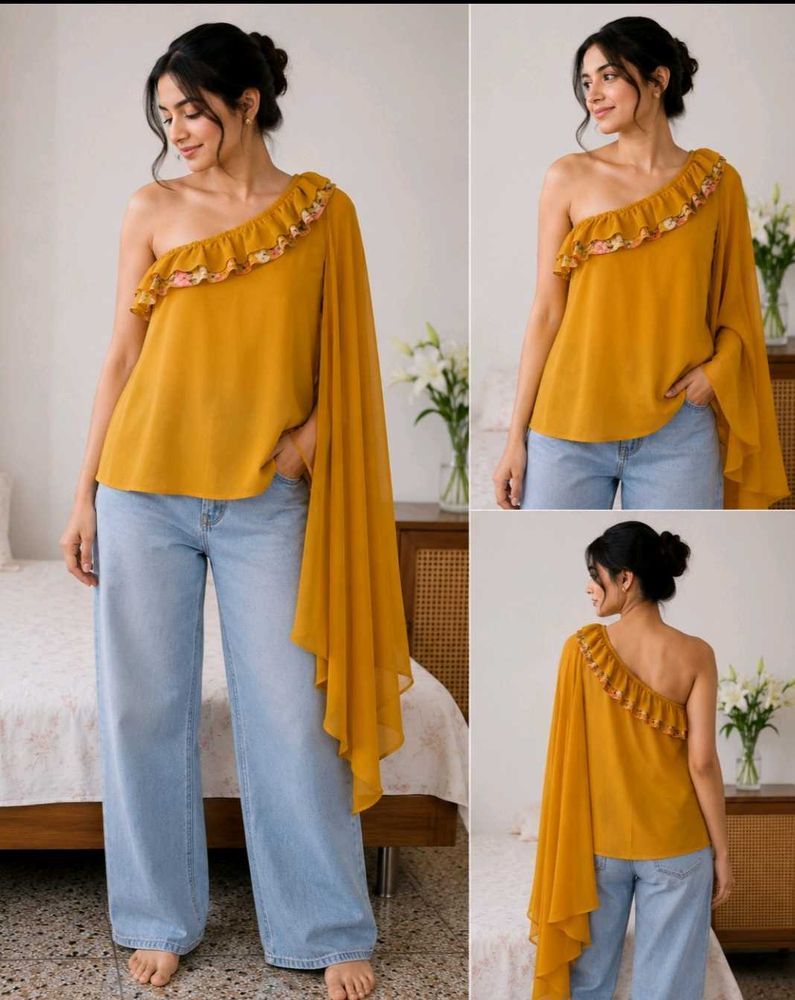 PRELOVED: DRAAX Fashions Ruffle Top