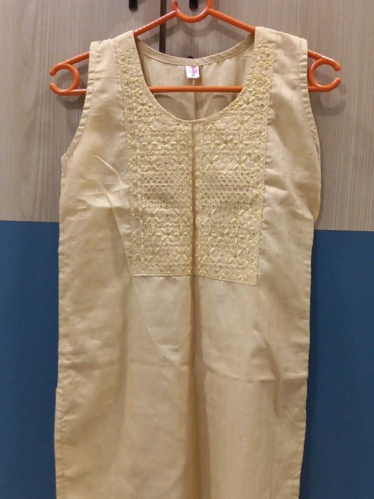 Elegant Gold Embroidered Sleeveless Kurta