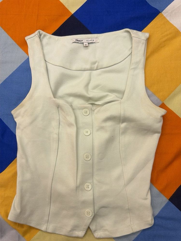 ONLY ‘s green crop top