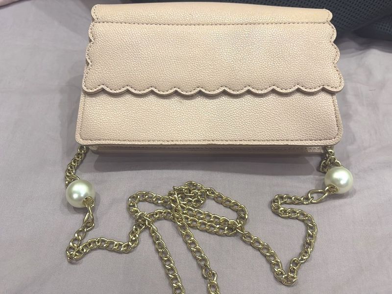 Elegant Pearl Chain Clutch Bag