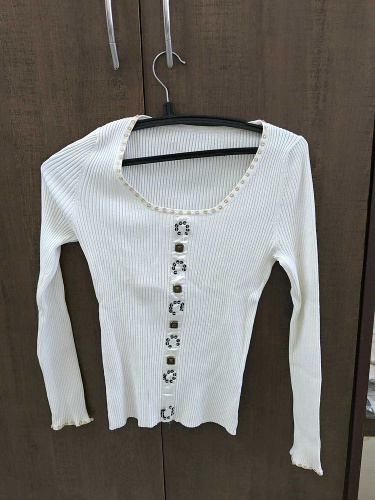 Elegant White Ribbed Top
