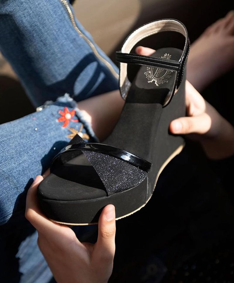 Chic Black Wedge Sandals