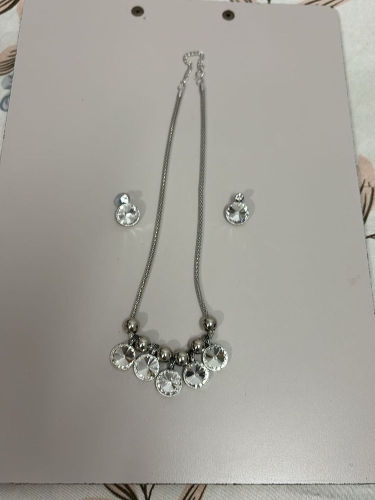Elegant Crystal Necklace &amp; Earring Set
