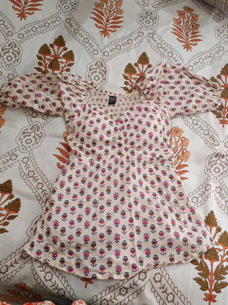 Floral Print Puff Sleeve Top