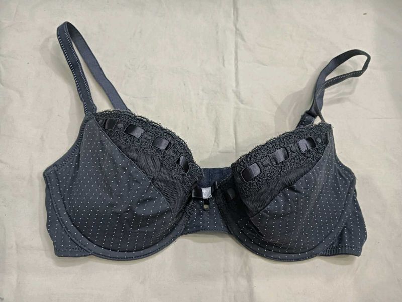 Stylish Polka Dot Bra 🔥