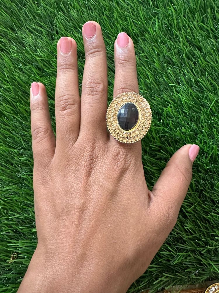 Exquisite Black Stone Statement Ring