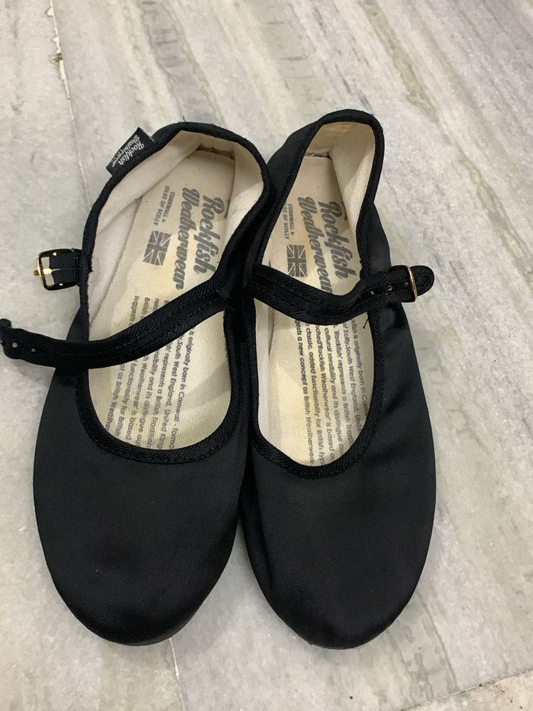 Black Ballet Flats with Buckle Strap