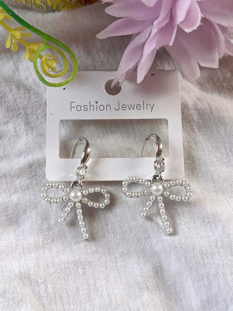 Elegant Pearl Bow Earrings