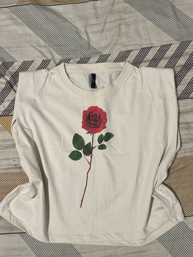shoulder padded Tee with Rose Graphic