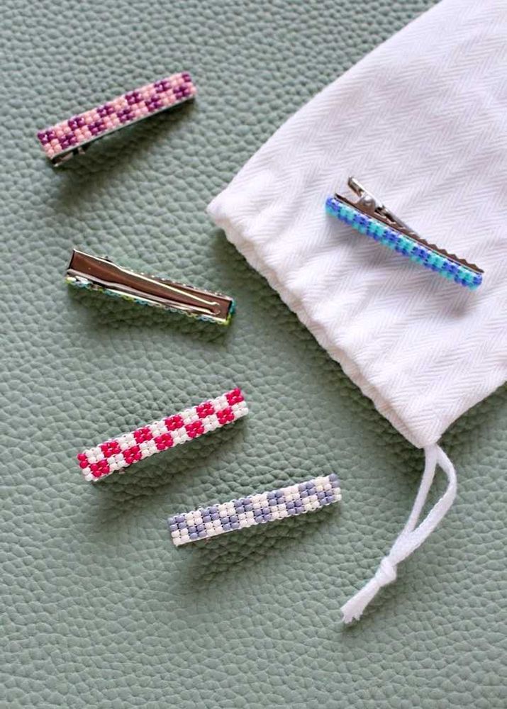 Beaded hair clips set