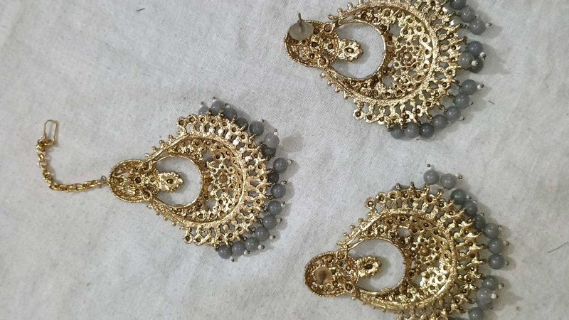 Earings with mang tika