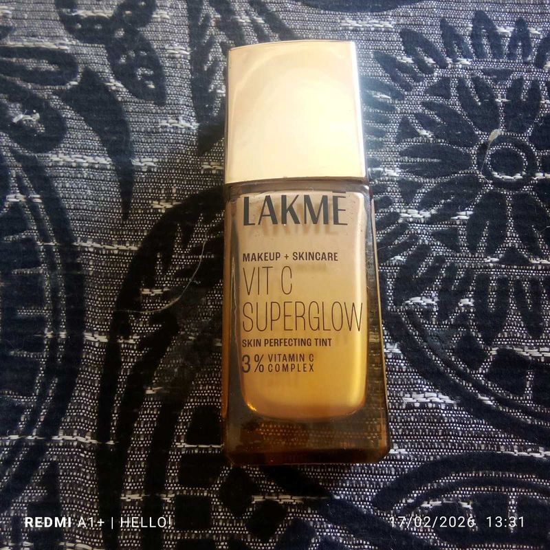 Lakme vit c super glow skin perfecting tint