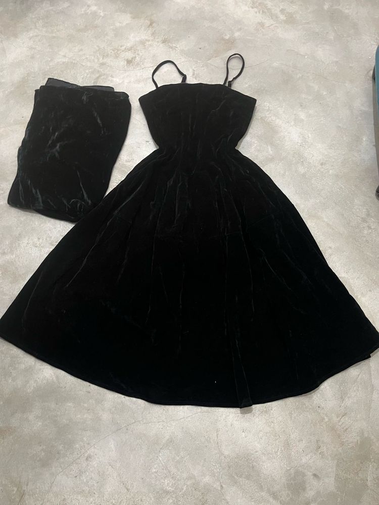 Elegant Black Velvet Midi Dress and Matching Scarf