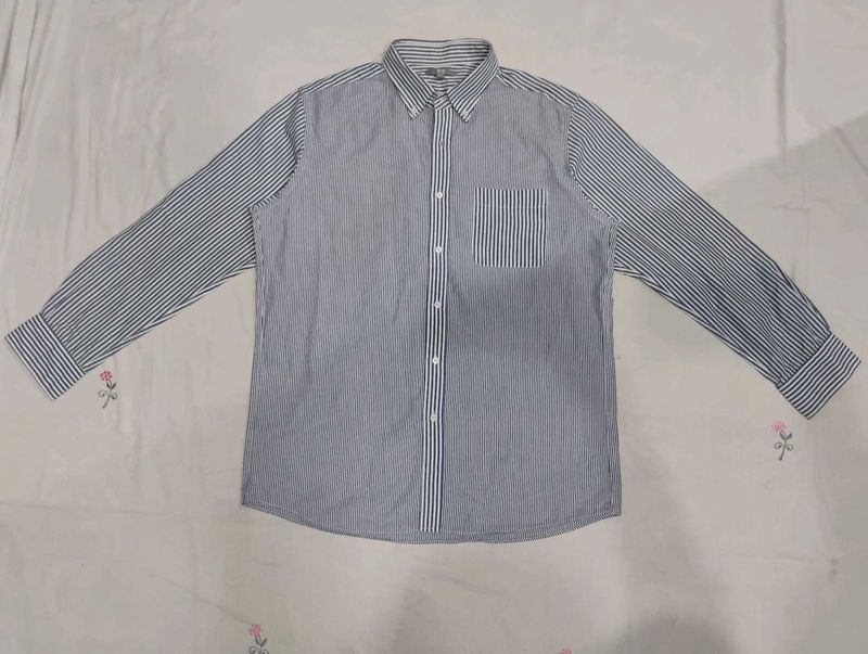 UNIQLO Men's Striped Button-Down Shirt
