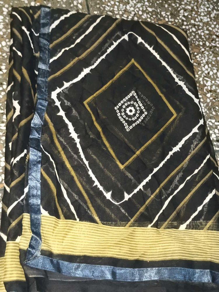 Stylish Black Saree with Abstract Print