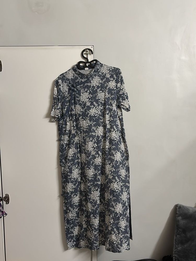 Blue floral qipao/cheongsam