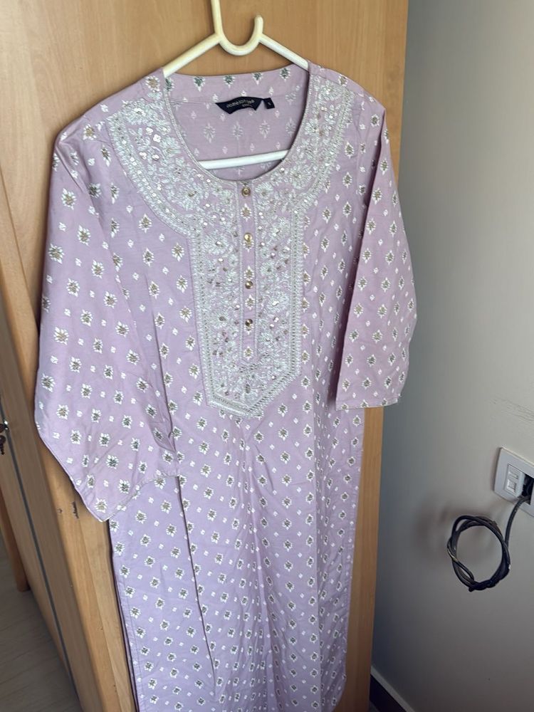 Elegant Lavender Embroidered Kurta