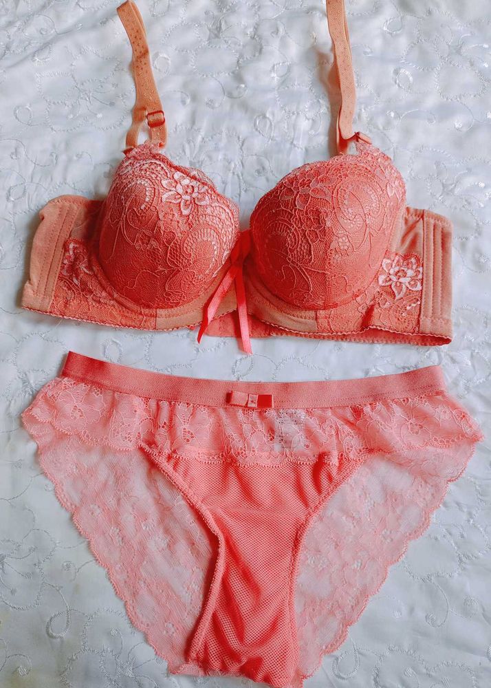 Coral Lace double paded pudhup braS