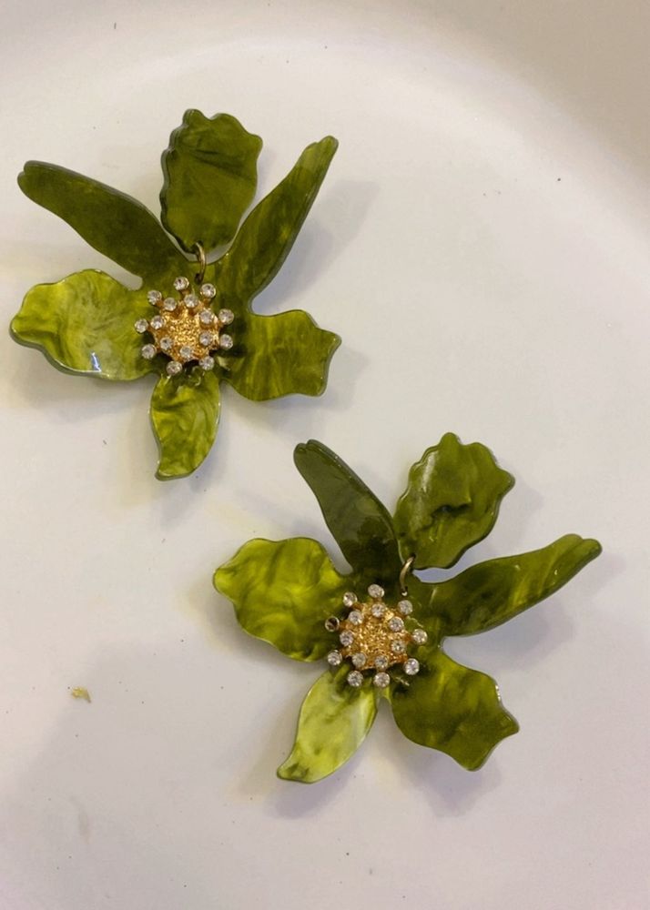 ✨ Unique Green Orchid Earrings✨