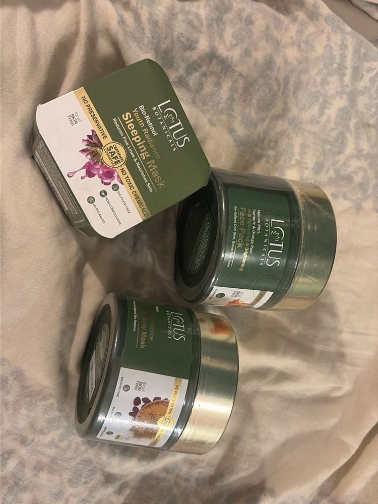 Lotus Botanicals Detan  + Sleeping  + Face packs