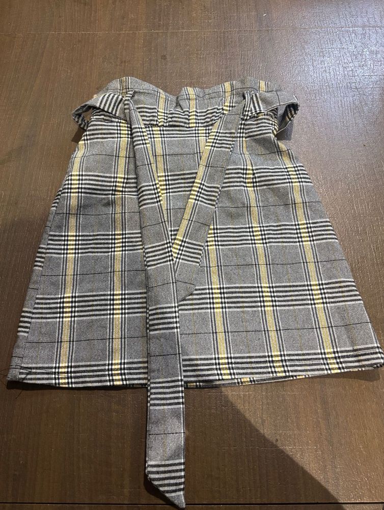Plaid Mini skirt with belt