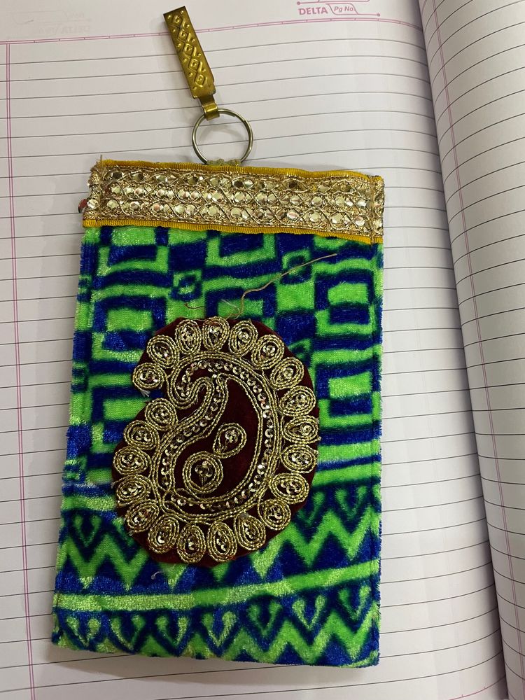 Mobile purse for ladies