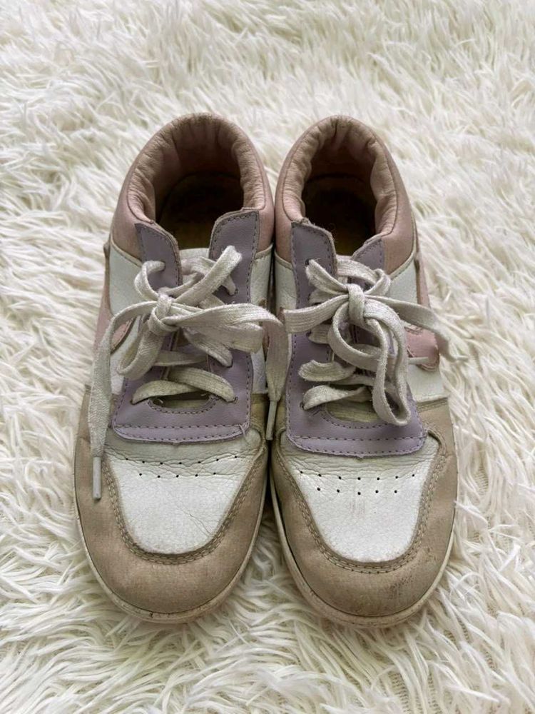 Stylish Colorblock Sneakers