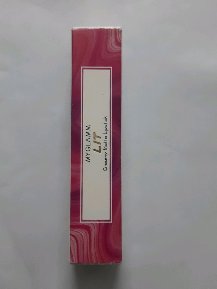 Myglamm LIT Creamy Matte Lipstick