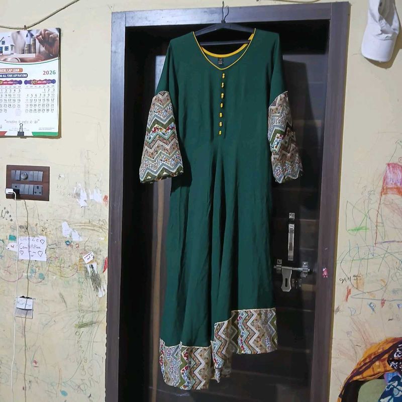 Green Kurta with Printed Sleeves