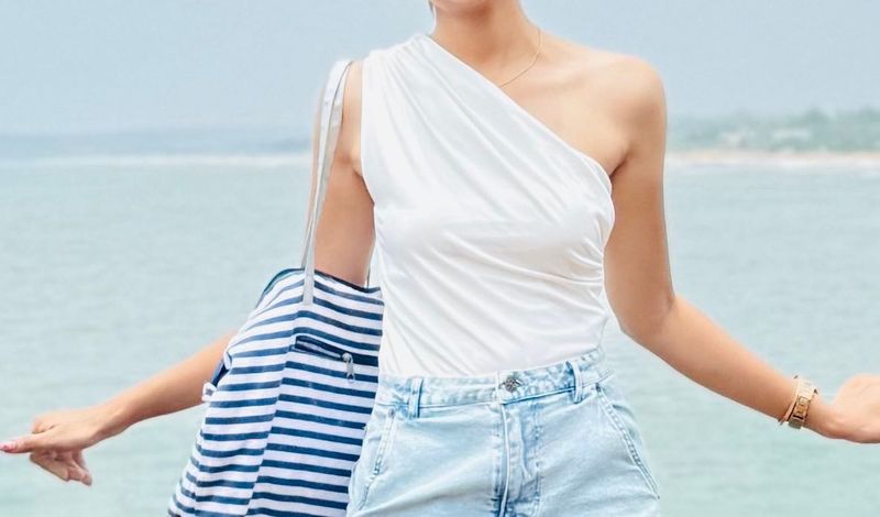 Chic One Shoulder White Top