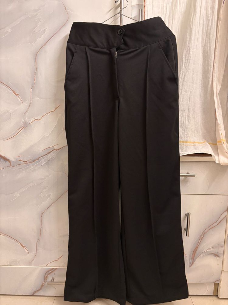 Chic Black Wide-Leg Pants