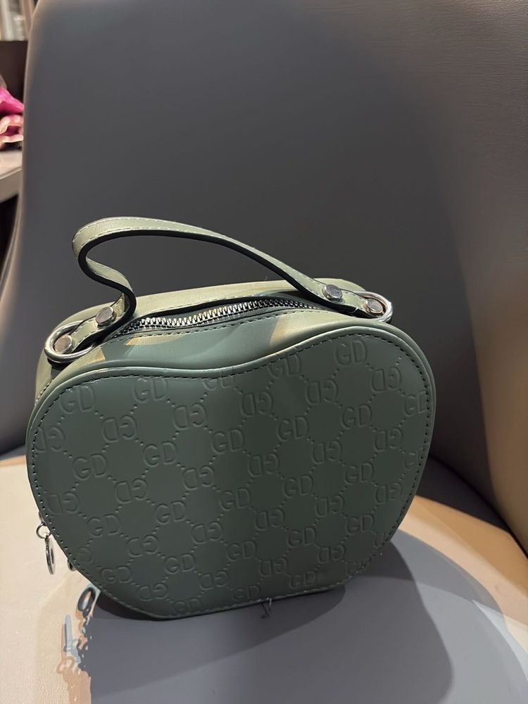 Chic Apple-Shaped Handbag