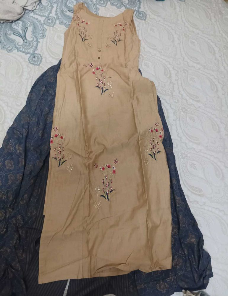 Embroidered Kurta Set