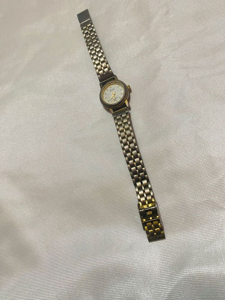 Vintage Gold-Tone Ladies Watch