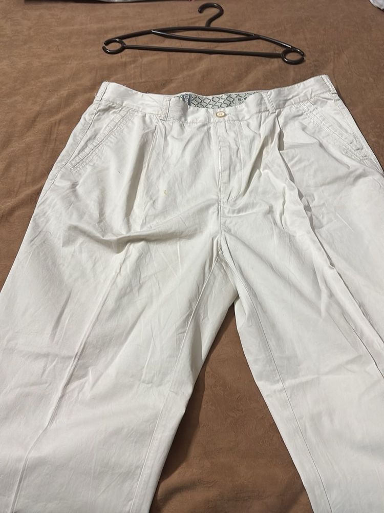 Pleated White Trousers - Relaxed Fit