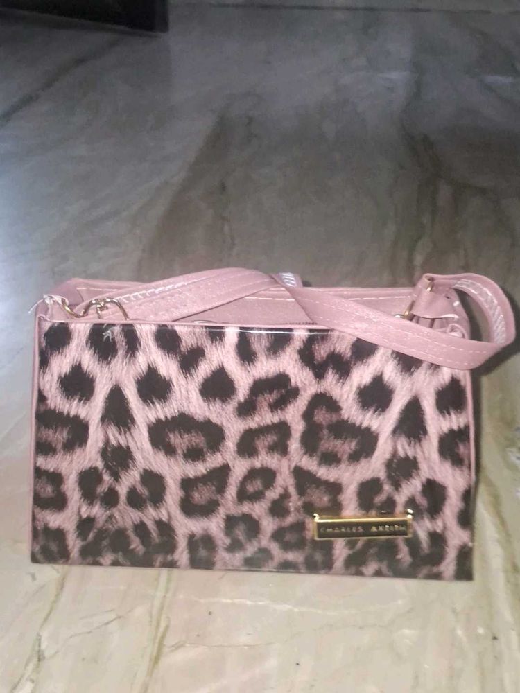 Chic Leopard Print Crossbody Bag