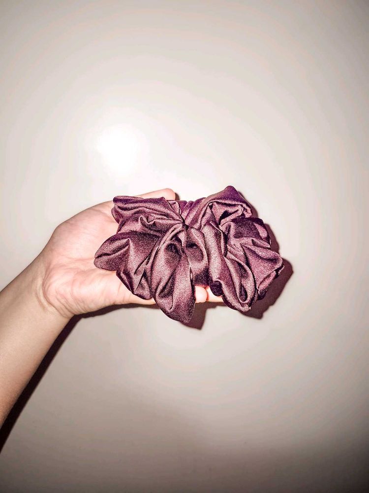 Hazelnut Luxe Scrunchie 🤎
