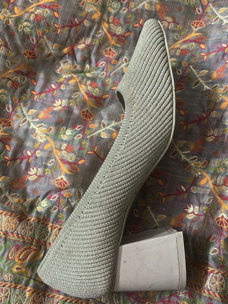 Stylish Grey Knit Block Heels