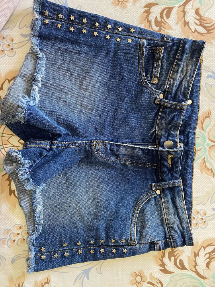 Trendy Denim Shorts with Star Embellishments