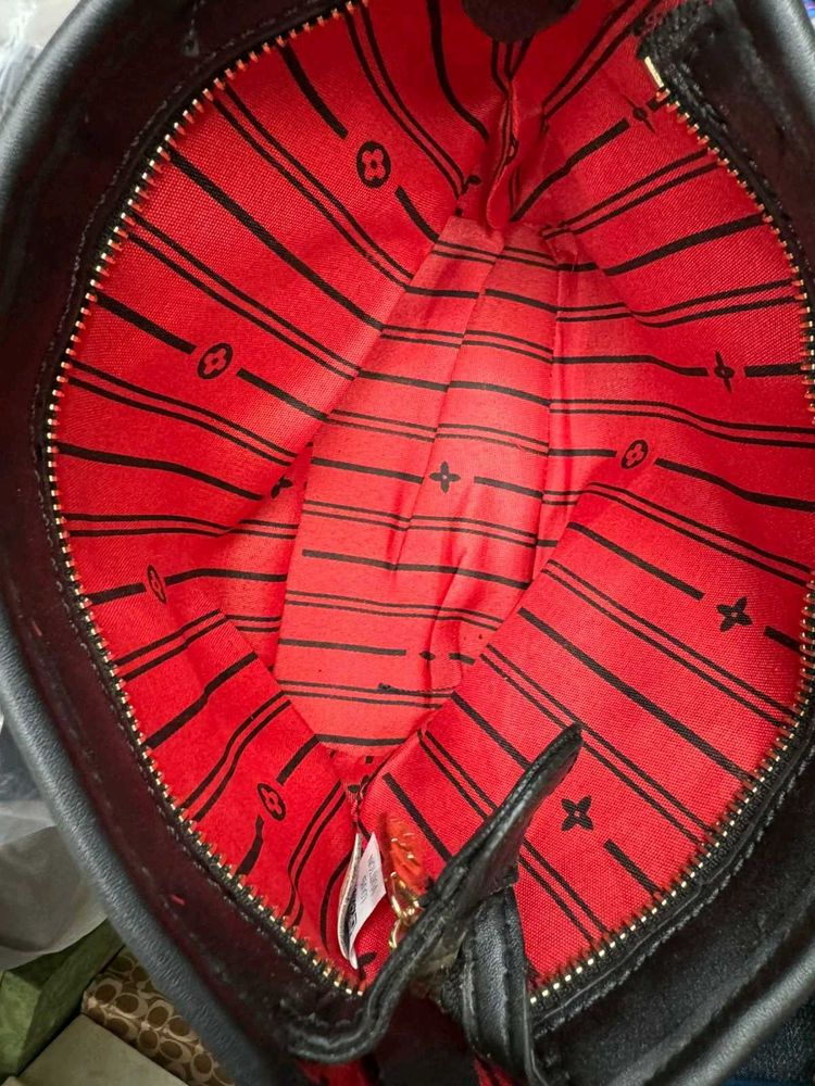 LV SLING BAG WITH COIN POUCH WITHOUT BOX FIX PRICE