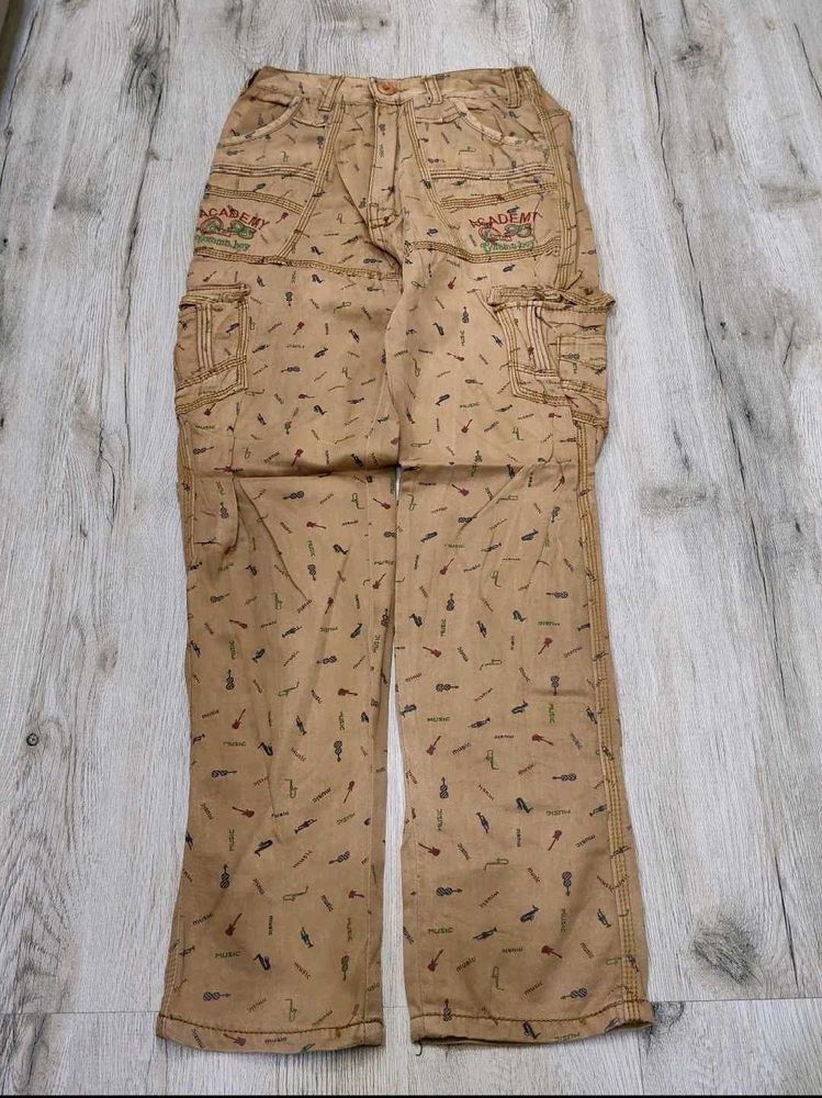 sc9926 Sabrin cargo jeans waist 22-24 inches