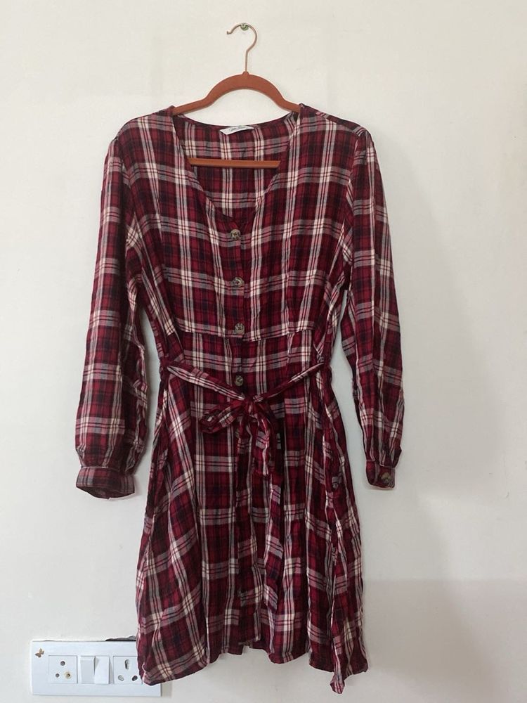 Chic Plaid Button-Up Dress