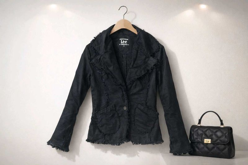 🖤 Authentic LEE Frayed Chic Jacket – Premium