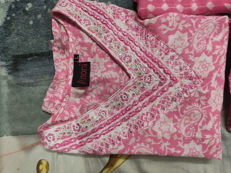 Elegant Pink Kurta Set