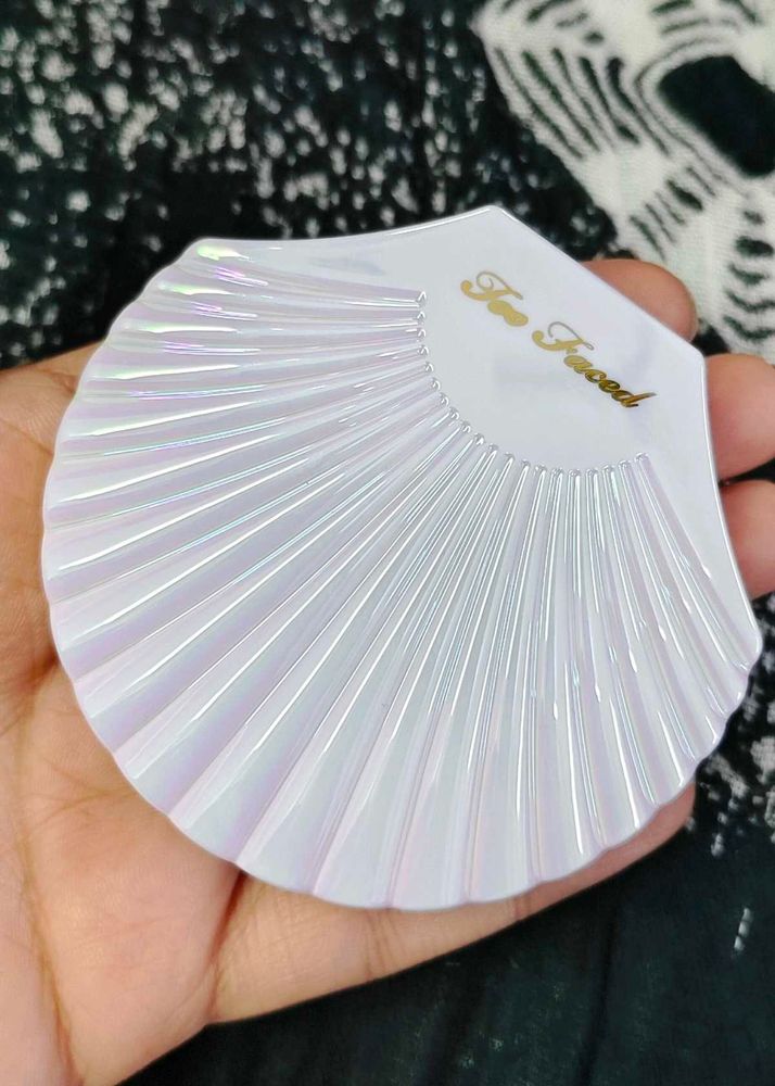 Too Faced Seashell Mirror