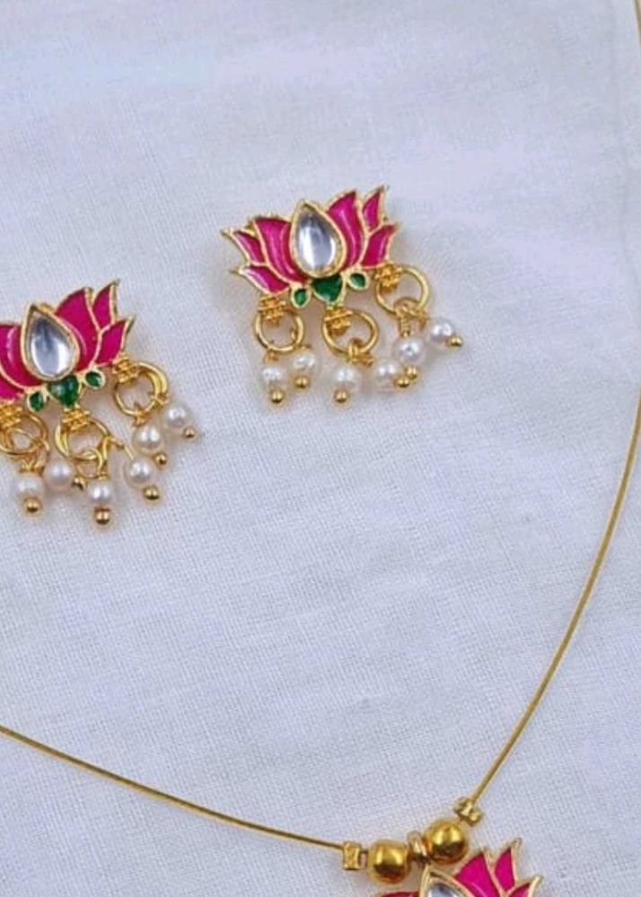 Lotus Motif Pearl &amp; Kundan Jewellery Sets 2